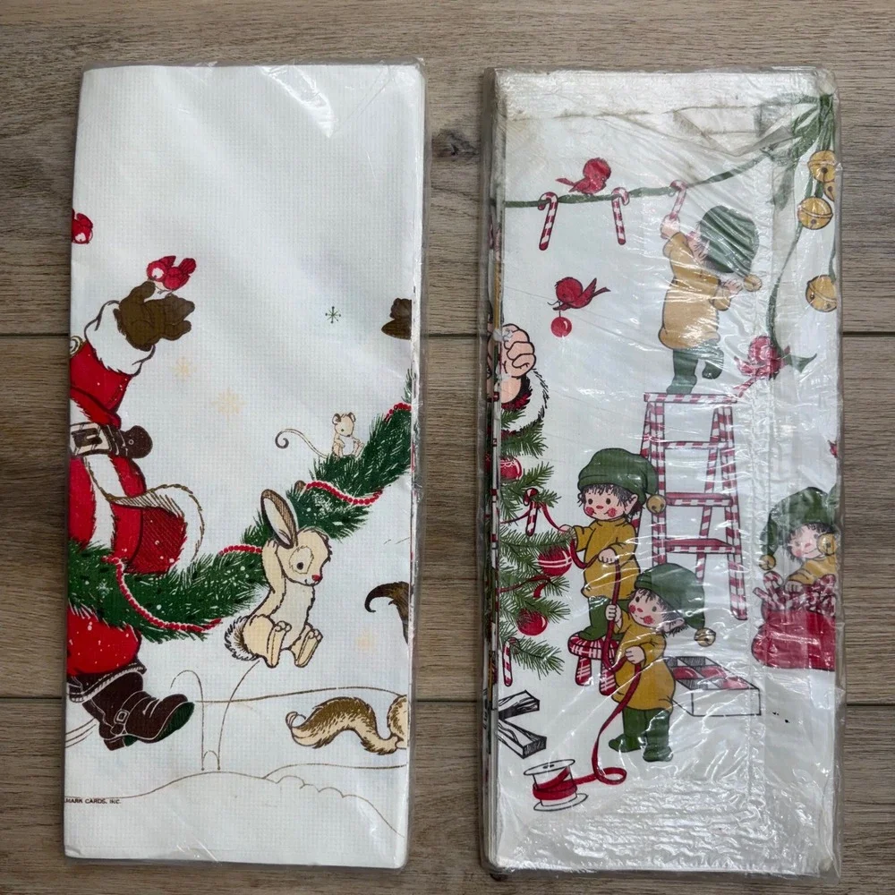 Vintage Hallmark Christmas Tablecloth 60x102 Border Design‎ Santa Reindeer Elves